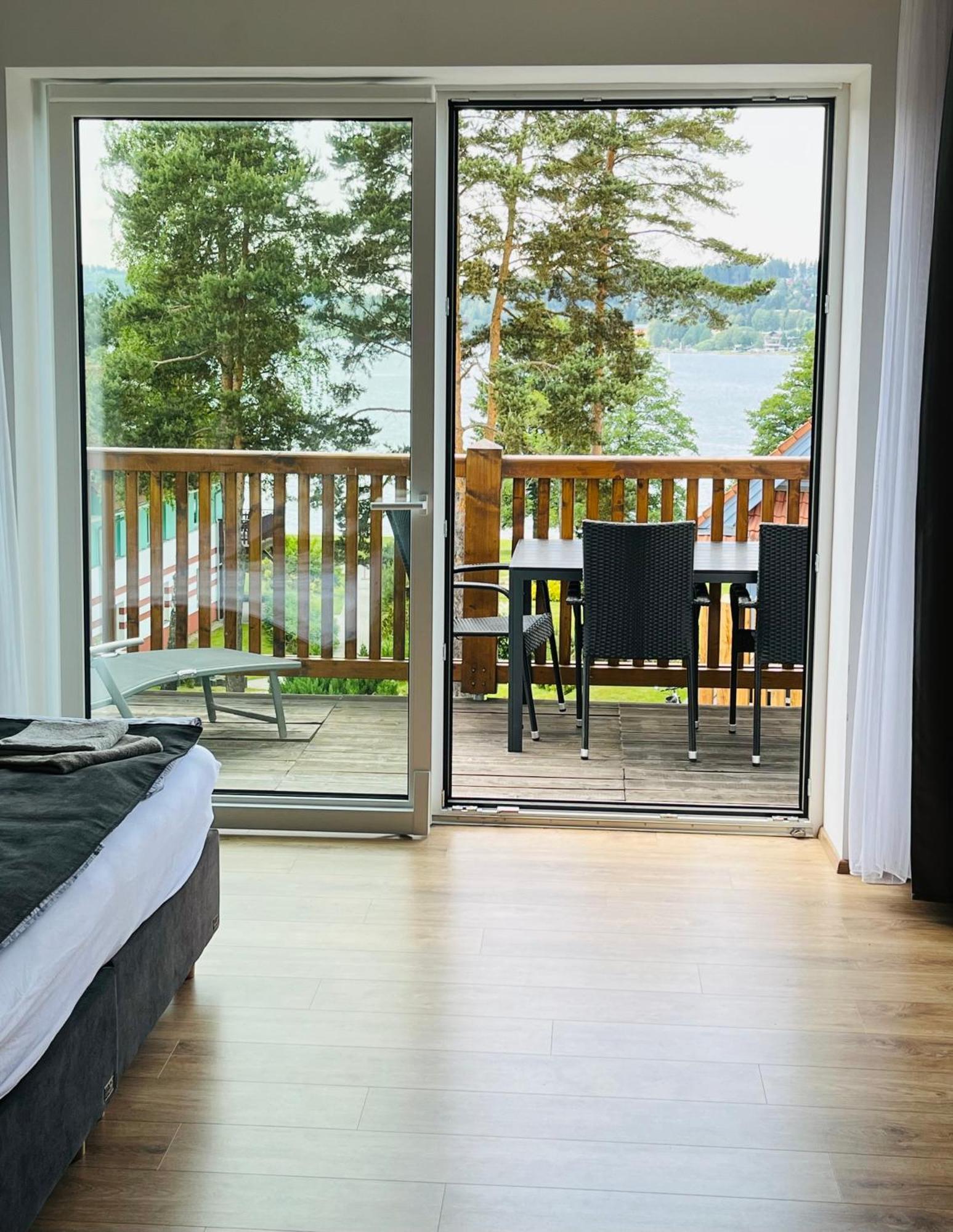 Lipno Beach Apartment リプノ・ナト・ヴルタヴォウ エクステリア 写真